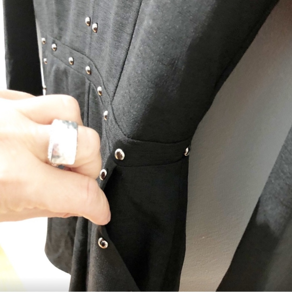 NWT Lucy Paris Silver Tone Studded Deep V Long Sleeve Crepe Romper Black Pockets - Picture 5 of 6